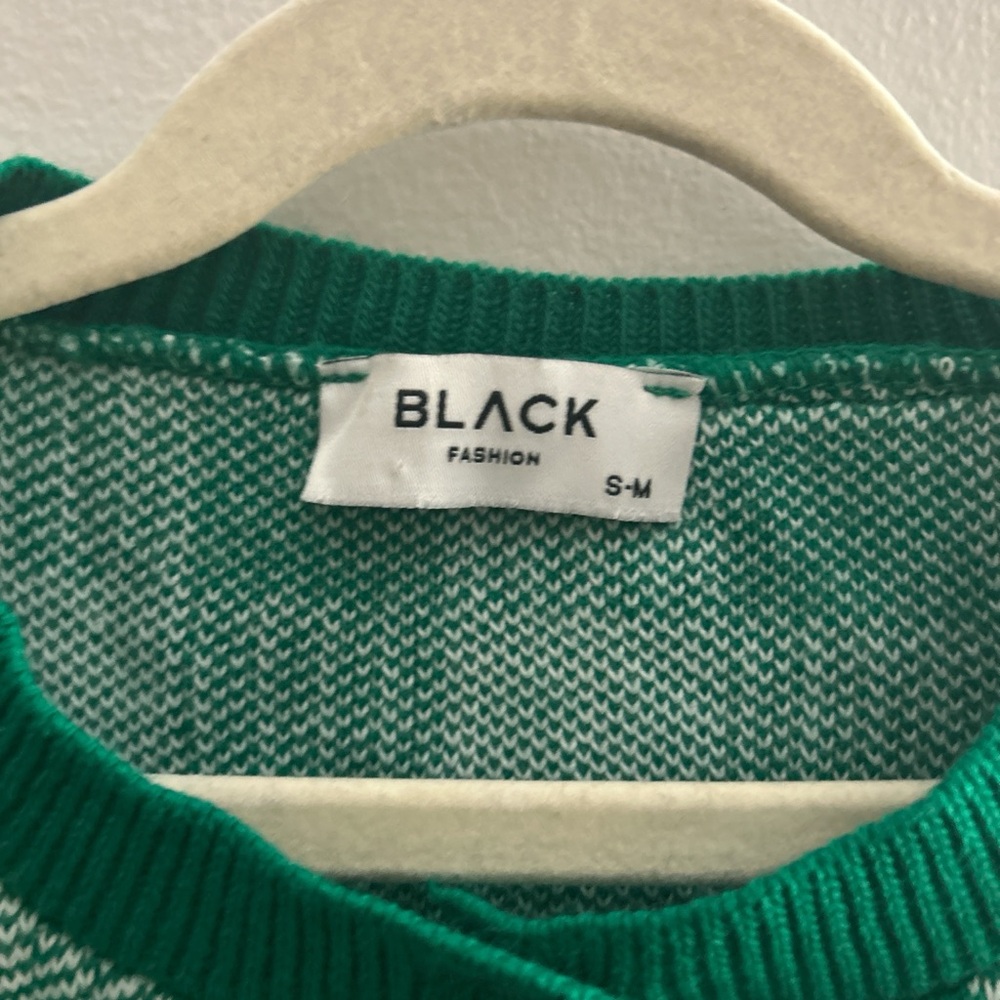 NWOT Green and White Checkered Cardigan Sweater - size small - Picture 3 of 3